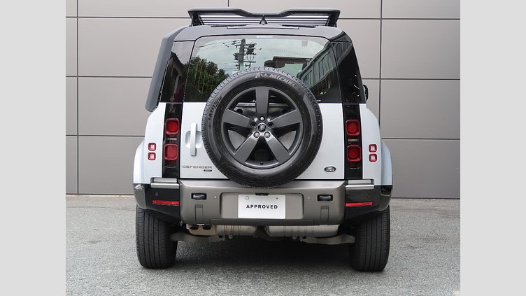 2023 認定中古車 Land Rover Defender 110 ハクバシルバー D300 AWD（AT） X-DYNAMIC HSE
