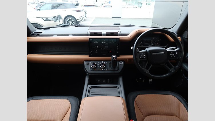 2023 認定中古車 Land Rover Defender 110 ハクバシルバー D300 AWD（AT） X-DYNAMIC HSE
