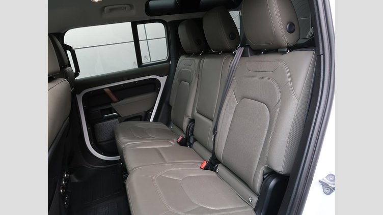 2023 認定中古車 Land Rover Defender 110 フジホワイト D300 AWD（AT） S
