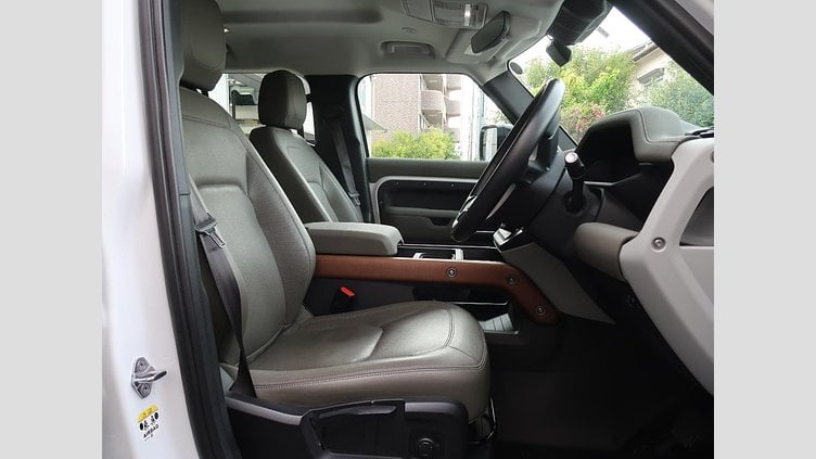 2023 認定中古車 Land Rover Defender 110 フジホワイト D300 AWD（AT） S