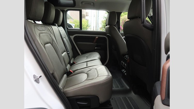 2023 認定中古車 Land Rover Defender 110 フジホワイト D300 AWD（AT） S