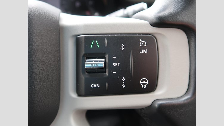 2023 認定中古車 Land Rover Defender 110 フジホワイト D300 AWD（AT） S