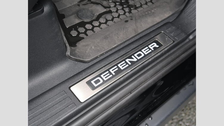 2023 認定中古車 Land Rover Defender 110 サントリーニブラック D300 AWD（AT） X