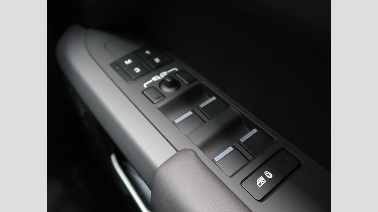 2023 認定中古車 Land Rover Defender 110 サントリーニブラック D300 AWD（AT） X