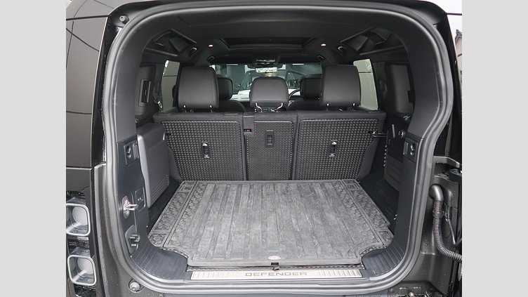 2023 認定中古車 Land Rover Defender 110 サントリーニブラック D300 AWD（AT） X