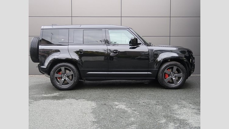 2023 認定中古車 Land Rover Defender 110 サントリーニブラック D300 AWD（AT） X
