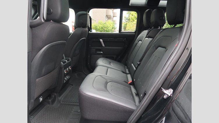2023 認定中古車 Land Rover Defender 110 サントリーニブラック D300 AWD（AT） X