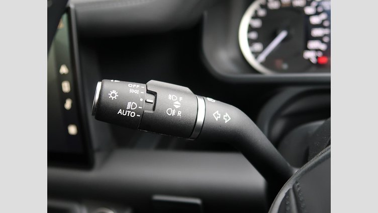 2023 認定中古車 Land Rover Defender 110 サントリーニブラック D300 AWD（AT） X
