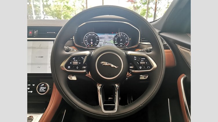2025 認定中古車 Jaguar F-Pace オストゥーニパールホワイト P400e ガソリン プラグインハイブリッド R-DYNAMIC SE
