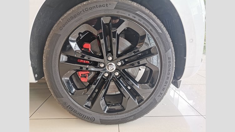 2025 認定中古車 Jaguar F-Pace オストゥーニパールホワイト P400e ガソリン プラグインハイブリッド R-DYNAMIC SE