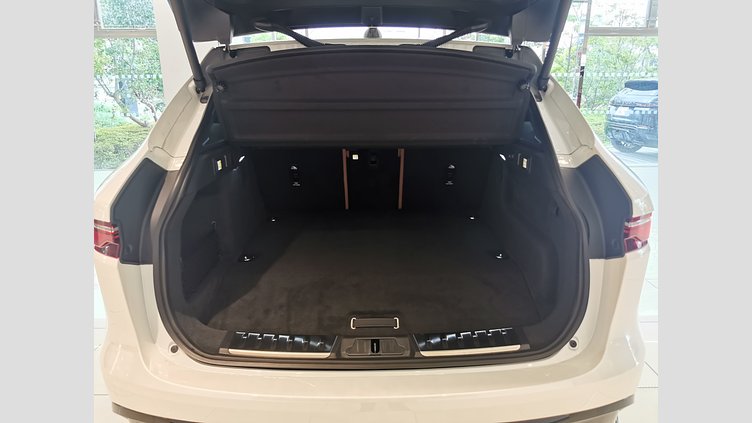 2025 認定中古車 Jaguar F-Pace オストゥーニパールホワイト P400e ガソリン プラグインハイブリッド R-DYNAMIC SE
