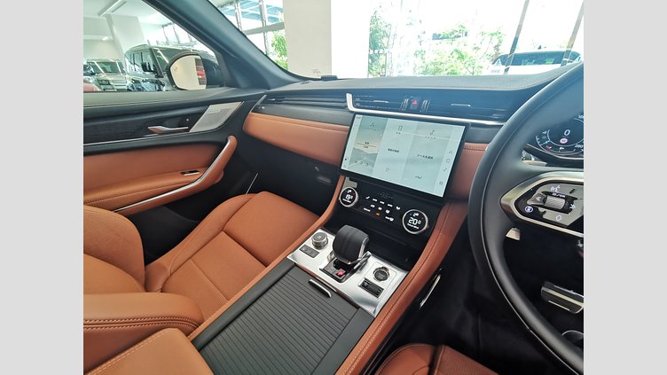 2025 認定中古車 Jaguar F-Pace オストゥーニパールホワイト P400e ガソリン プラグインハイブリッド R-DYNAMIC SE
