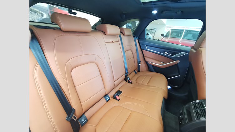2025 認定中古車 Jaguar F-Pace オストゥーニパールホワイト P400e ガソリン プラグインハイブリッド R-DYNAMIC SE