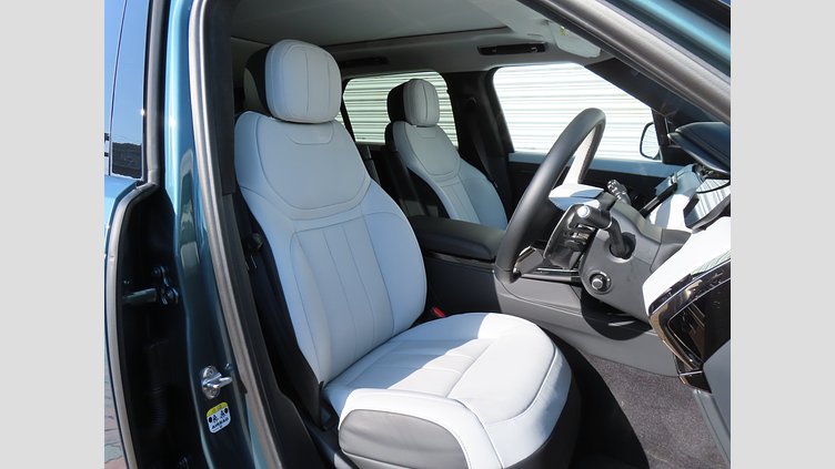 2024 認定中古車 Land Rover Range Rover Sport ジオラグリーン D300マイルドハイブリッド スタンダードホイールベース Autobiography
