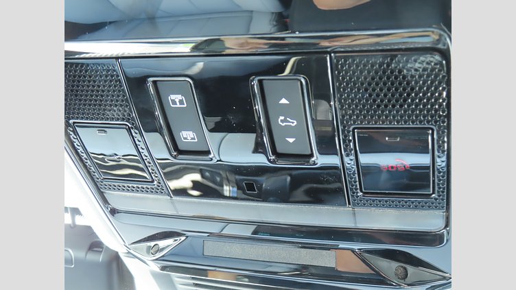 2024 認定中古車 Land Rover Range Rover Sport ジオラグリーン D300マイルドハイブリッド スタンダードホイールベース Autobiography