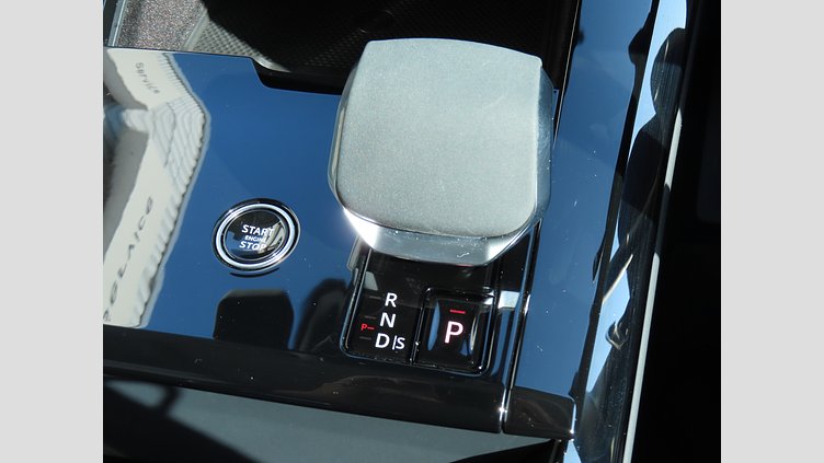 2024 認定中古車 Land Rover Range Rover Sport ジオラグリーン D300マイルドハイブリッド スタンダードホイールベース Autobiography