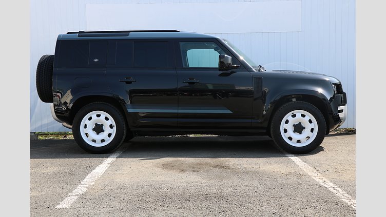 2024 認定中古車 Land Rover Defender 110 サントリーニブラック D300 AWD（AT） S