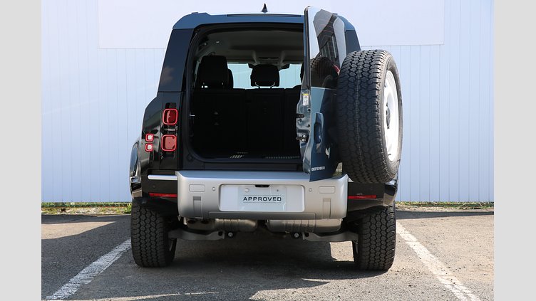 2024 認定中古車 Land Rover Defender 110 サントリーニブラック D300 AWD（AT） S