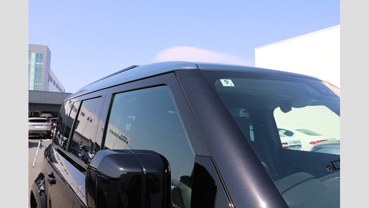 2024 認定中古車 Land Rover Defender 110 サントリーニブラック D300 AWD（AT） S