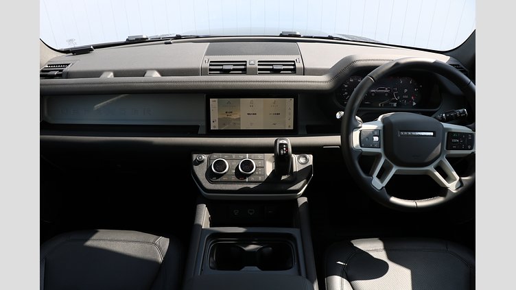 2024 認定中古車 Land Rover Defender 110 サントリーニブラック D300 AWD（AT） S