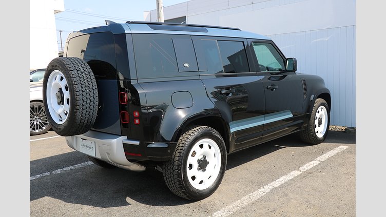2024 認定中古車 Land Rover Defender 110 サントリーニブラック D300 AWD（AT） S