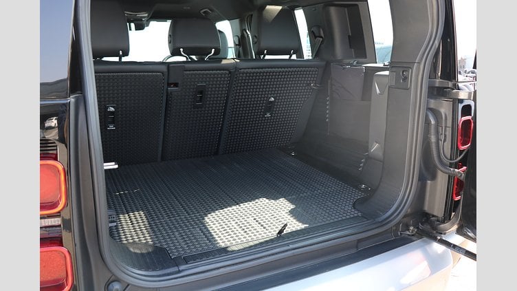 2023 認定中古車 Land Rover Defender 110 カルパチアングレイ D300 AWD（AT） S