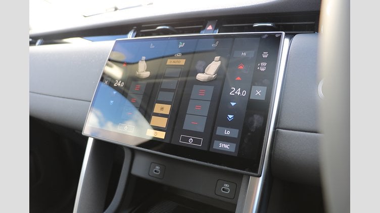 2025 認定中古車 Land Rover Discovery Sport サントリーニブラック D200マイルドハイブリッド（ディーゼル） S
