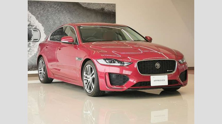 2022 認定中古車 Jaguar XE フィレンツェレッド P250 RWD（オートマチック） 4 door Saloon R-DYNAMIC SE