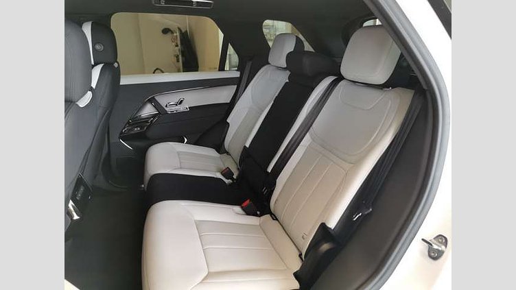 2023 認定中古車 Land Rover Range Rover Sport フジホワイト 3.0リッター6気筒300PSターボチャージドディーゼルMHEV（オートマチック） DYNAMIC S