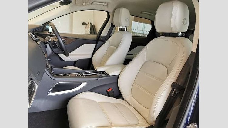 2020 認定中古車 Jaguar F-Pace Portofino Blue 2.0L I4 Pet Mid DOHC AJ200 プレステージ 2.0L P250