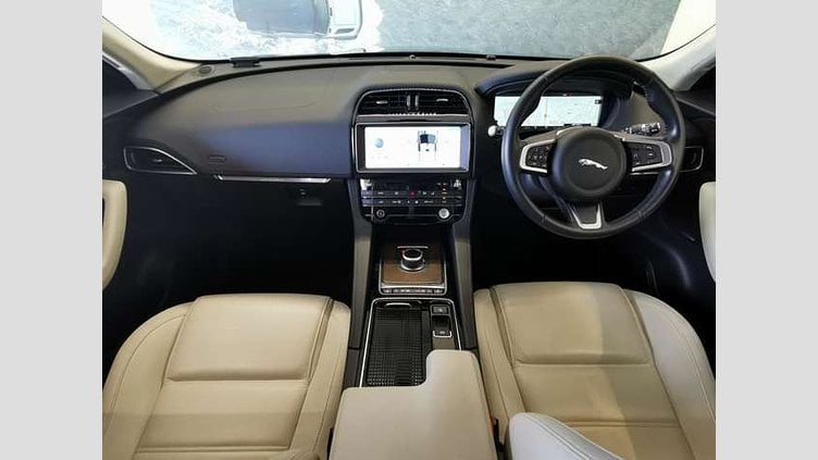 2020 認定中古車 Jaguar F-Pace Portofino Blue 2.0L I4 Pet Mid DOHC AJ200 プレステージ 2.0L P250