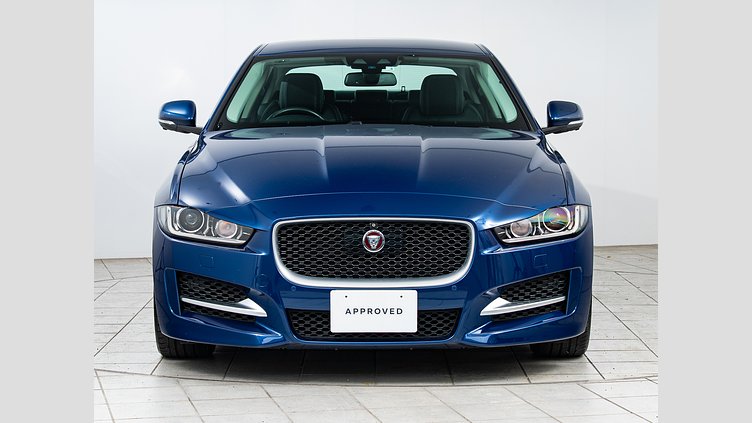 2015 認定中古車 Jaguar XE Bluefire Blue 2.0Lディーゼル Rスポーツ