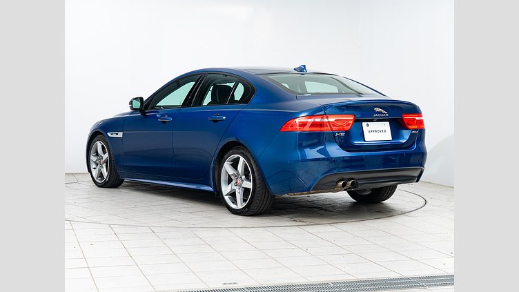 2015 認定中古車 Jaguar XE Bluefire Blue 2.0Lディーゼル Rスポーツ