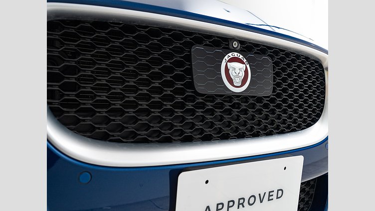 2015 認定中古車 Jaguar XE Bluefire Blue 2.0Lディーゼル Rスポーツ