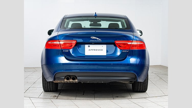2015 認定中古車 Jaguar XE Bluefire Blue 2.0Lディーゼル Rスポーツ