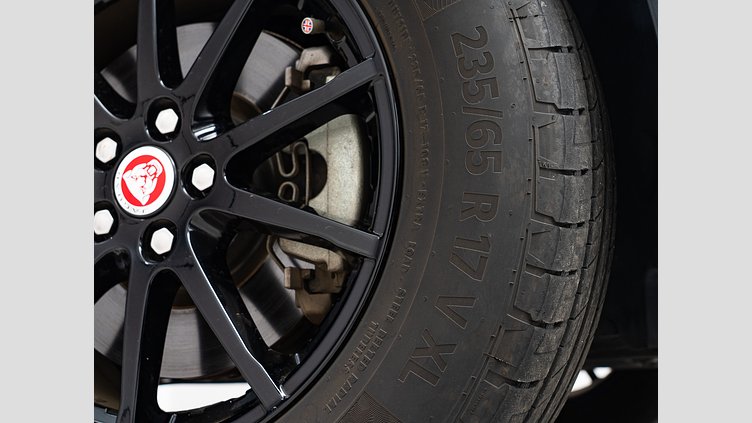 2018 認定中古車 Jaguar E-Pace フィレンツェ レッド D180 オートマチック全輪駆動 ベース