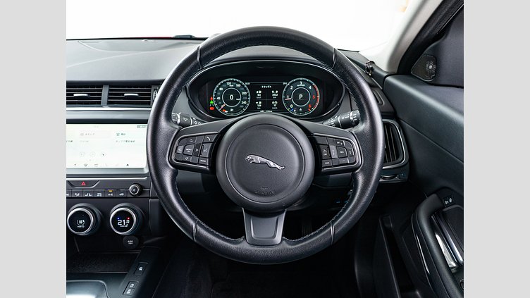 2018 認定中古車 Jaguar E-Pace フィレンツェ レッド D180 オートマチック全輪駆動 ベース
