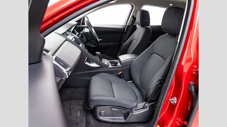 2018 認定中古車 Jaguar E-Pace フィレンツェ レッド D180 オートマチック全輪駆動 ベース