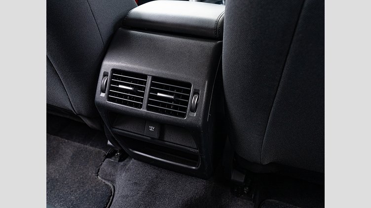 2018 認定中古車 Jaguar E-Pace フィレンツェ レッド D180 オートマチック全輪駆動 ベース