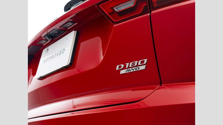 2018 認定中古車 Jaguar E-Pace フィレンツェ レッド D180 オートマチック全輪駆動 ベース
