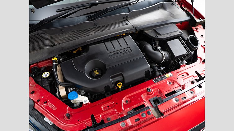2018 認定中古車 Jaguar E-Pace フィレンツェ レッド D180 オートマチック全輪駆動 ベース