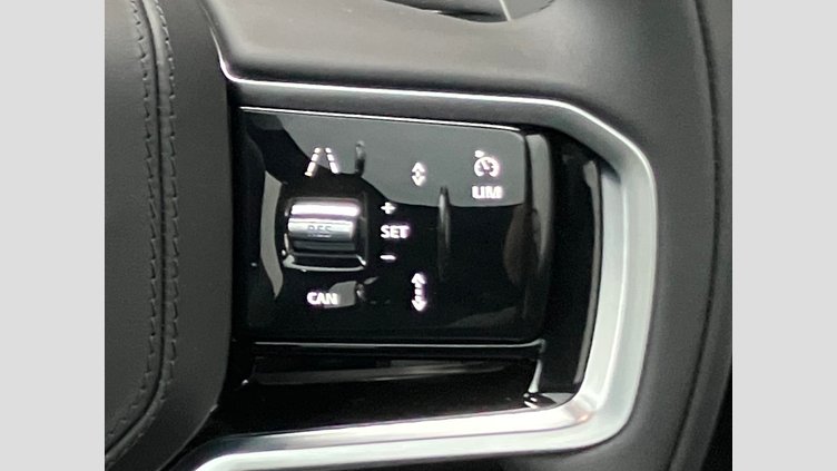 2024 認定中古車 Land Rover Discovery Sport フジホワイト P300eプラグインハイブリッド（ガソリン） 標準ホイール DYNAMIC HSE