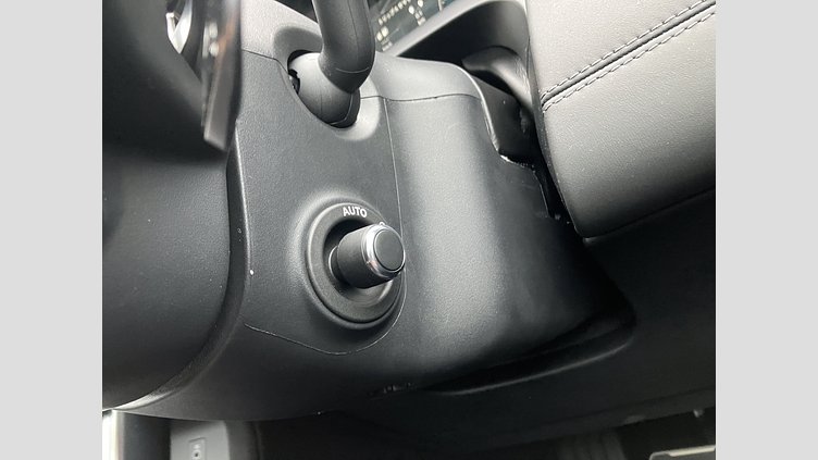 2024 認定中古車 Land Rover Discovery Sport フジホワイト P300eプラグインハイブリッド（ガソリン） 標準ホイール DYNAMIC HSE