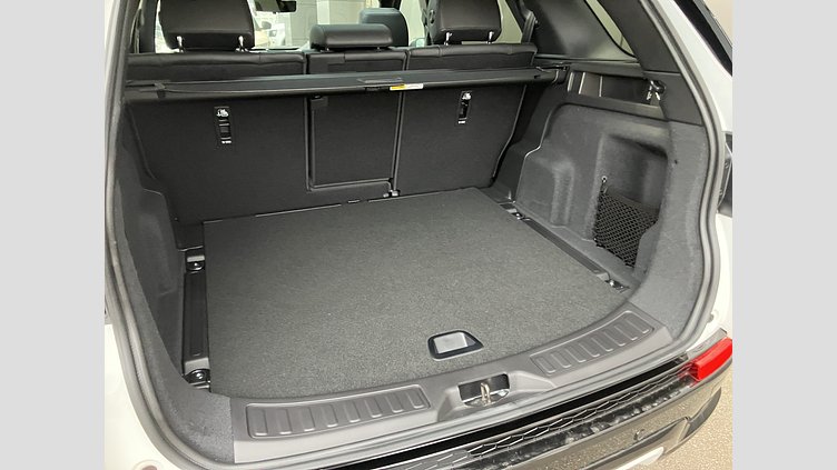 2024 認定中古車 Land Rover Discovery Sport フジホワイト P300eプラグインハイブリッド（ガソリン） 標準ホイール DYNAMIC HSE