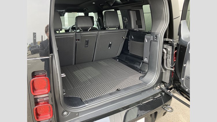 2024 認定中古車 Land Rover Defender 110 サントリーニブラック D300 AWD（AT） X-DYNAMIC HSE