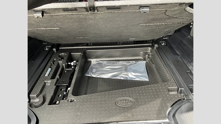 2024 認定中古車 Land Rover Defender 110 サントリーニブラック D300 AWD（AT） X-DYNAMIC HSE