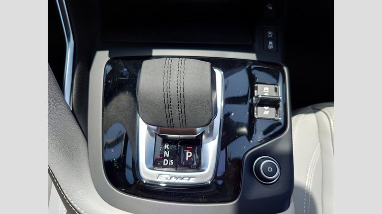 2024 認定中古車 Jaguar E-Pace カルパチアングレイ P250 AWD（オートマチック） R-DYNAMIC SE