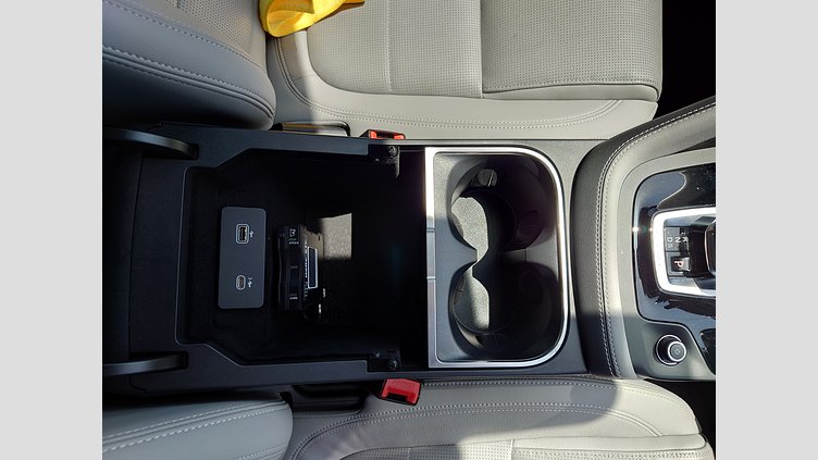 2024 認定中古車 Jaguar E-Pace カルパチアングレイ P250 AWD（オートマチック） R-DYNAMIC SE
