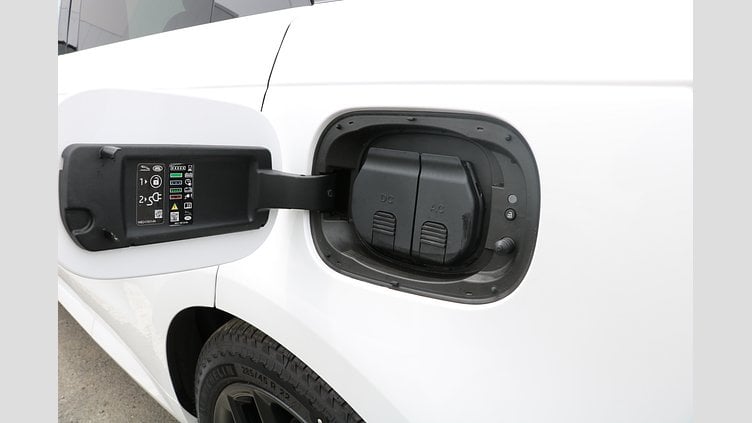 2025 認定中古車 Land Rover Range Rover Sport オストゥーニパールホワイト P550eプラグインハイブリッド（ガソリン） Dynamic SE
