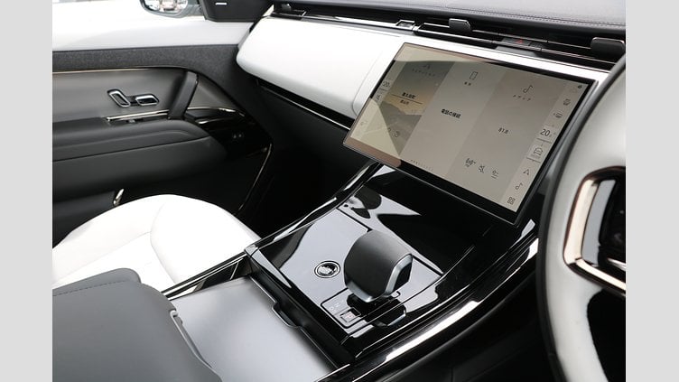 2025 認定中古車 Land Rover Range Rover Sport オストゥーニパールホワイト P550eプラグインハイブリッド（ガソリン） Dynamic SE